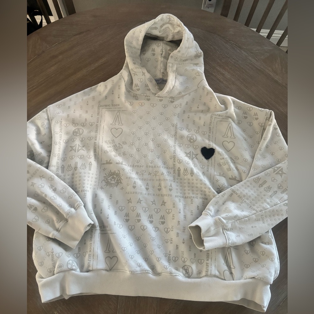 Aelferic Eden rare print hoodie sweatshirt size medium - EUC